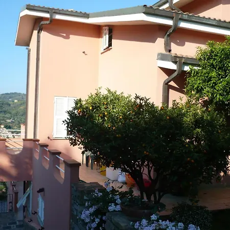 'red 5' Mit Blick Aufs Wasser By Interhome
